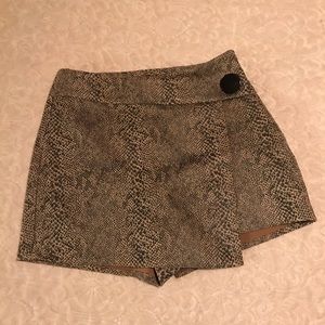 Snake skin print skort
